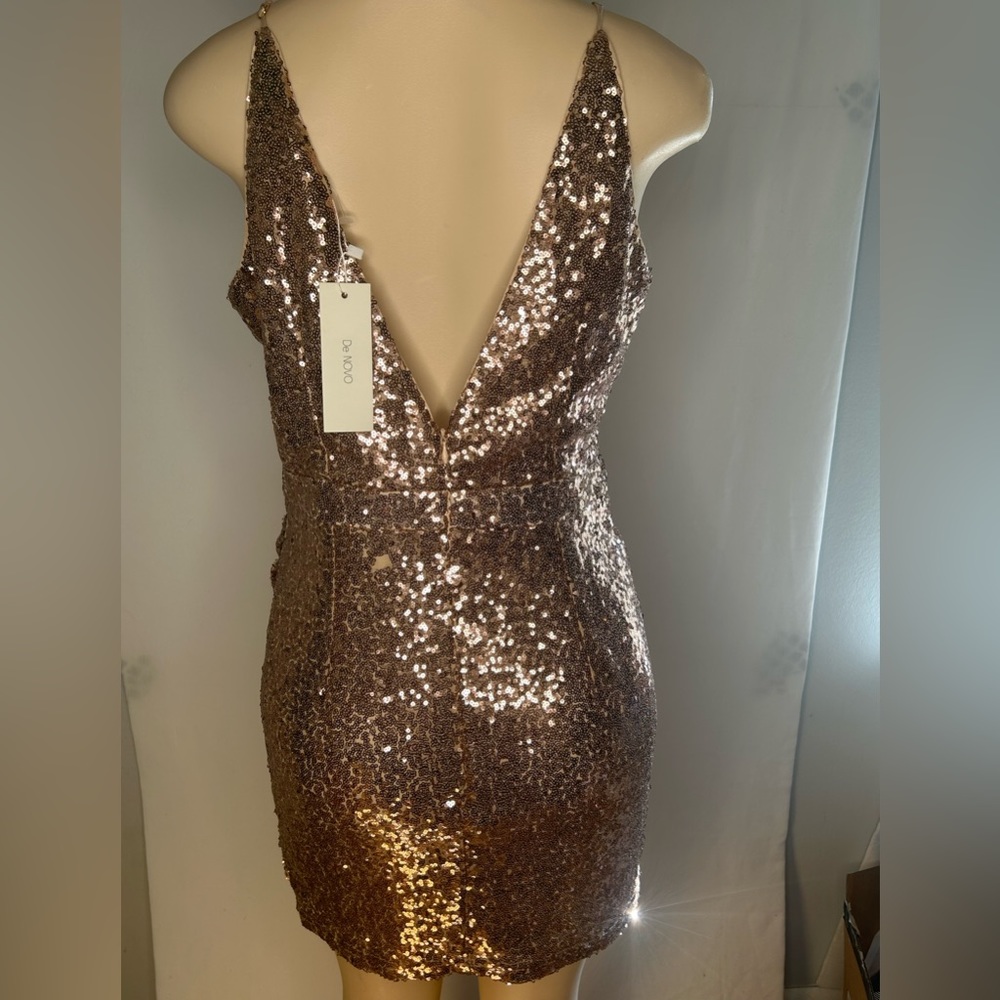 NWT De Novo Women’s Sequin Rose Gold Dress. Size M - Picture 3 of 16
